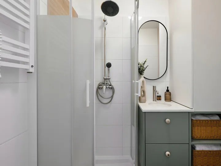 Bathroom with shower and vanity